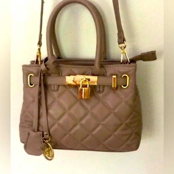 BADGLEY MISCHKA Mini Diamond Quilted Tote w/Front Lock, Toupe, NWT - Picture 1 of 6